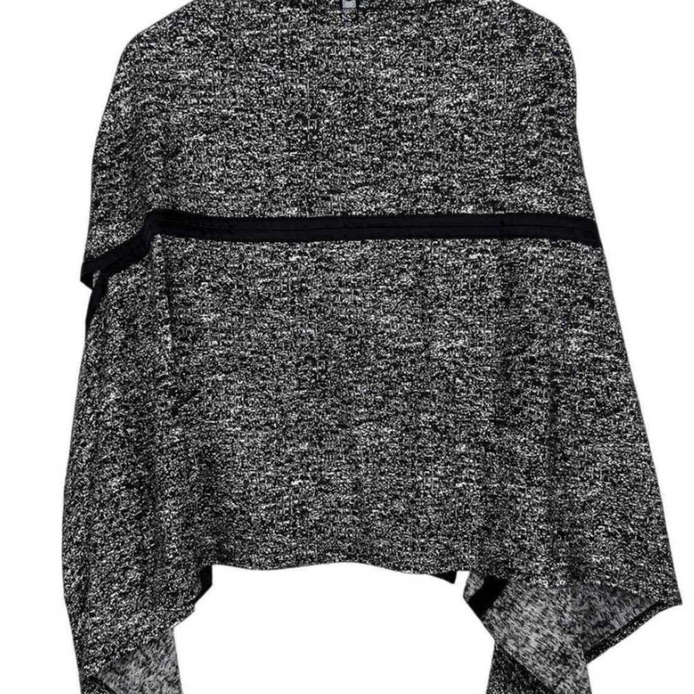 lululemon athletica Black and Gray Wrap